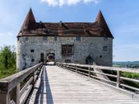 Brücke zum Georgstor, Übergang zum ersten Vorhof